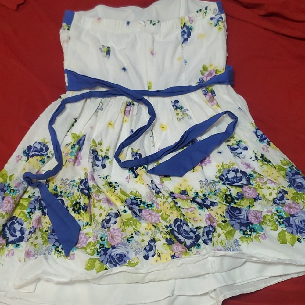 Dress - Picture 4 of 4